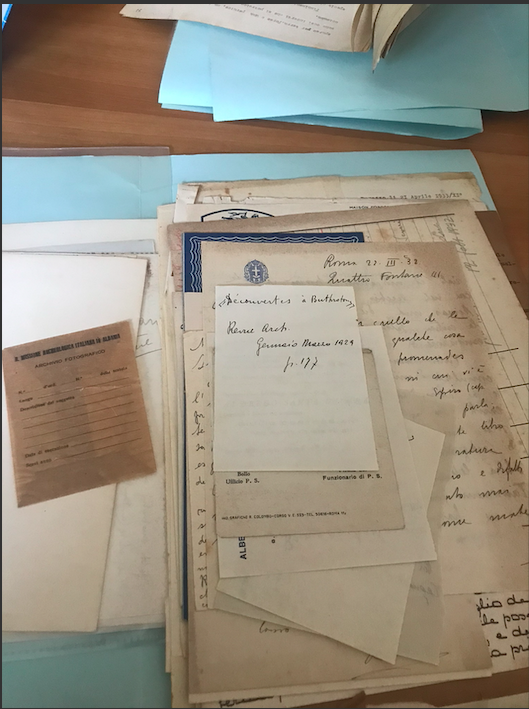 Paper and receipts of the first Italian archaeological missions