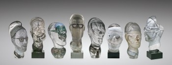 teste di vetro diverse realizzate da Eisch, uno degli artisti esponenti dello Studio Glass Americano. Chiara Veccia per Redazione CanadaUsa