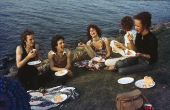 Fotografia amicizie queer Nan Goldin Rebecca Santimaria Canadausa