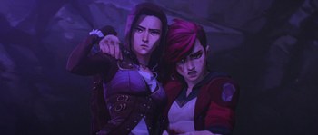 Caitlyn e Vi abbracciate