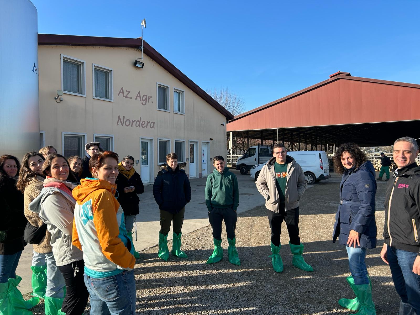 Visita presso stalla di vacche da latte con utilizzo di sensori SCR per il monitoraggio dell’attività ruminale - Az. Agr. Nordera