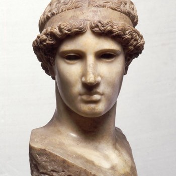 Copia in marmo pentelico della testa dell'Atena Lemnia di Fidia