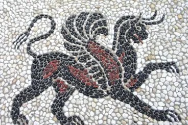 mosaico romano con grifone