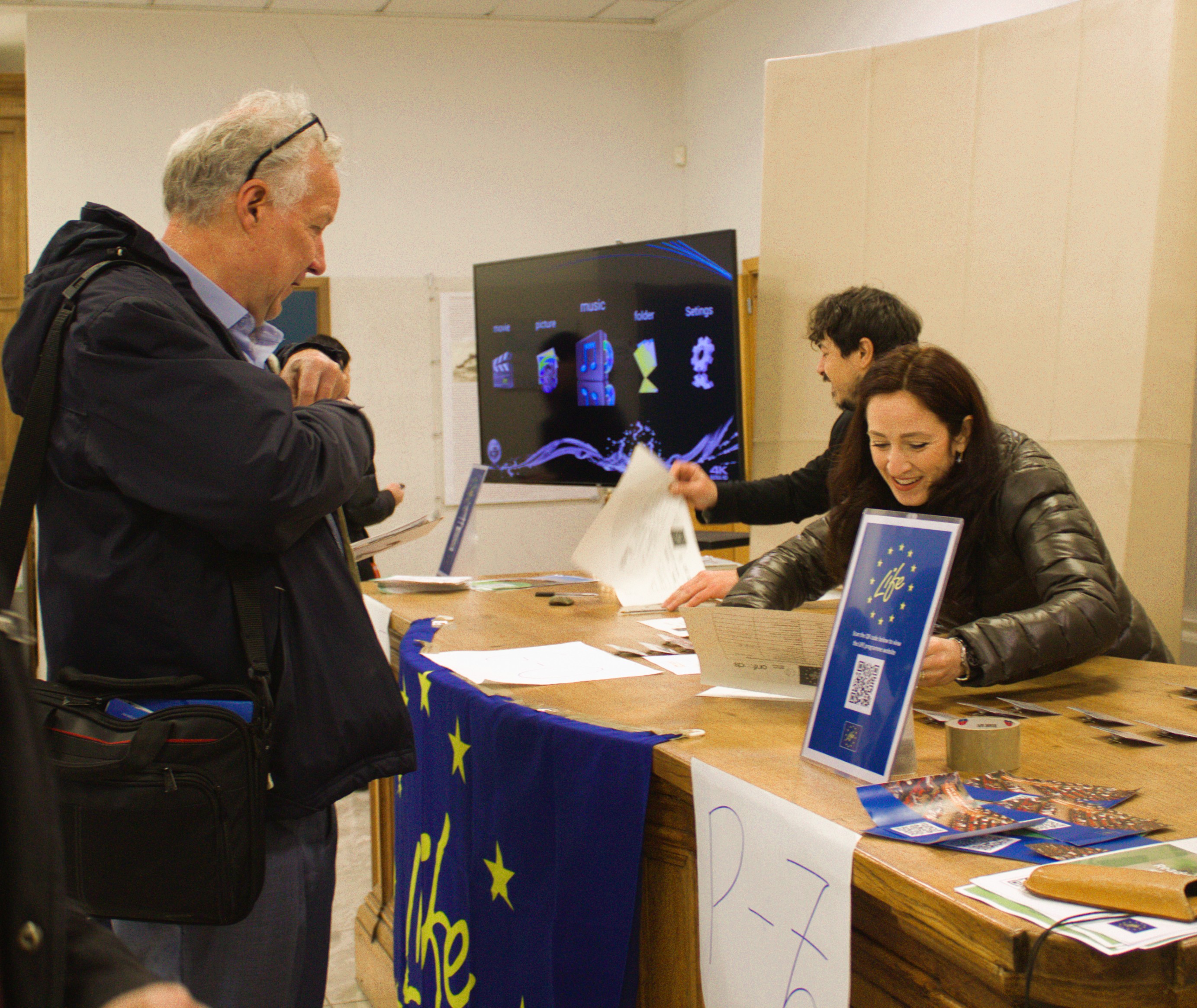 Poster area & Registration