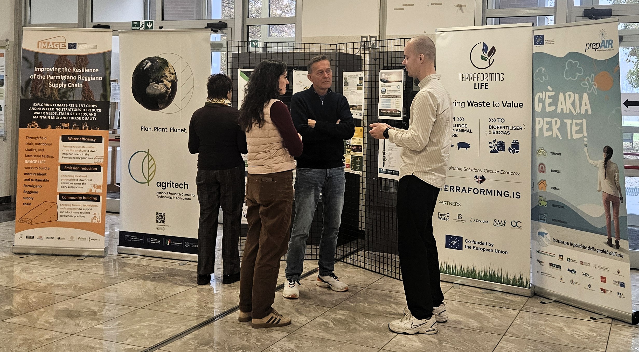 Poster area & Registration