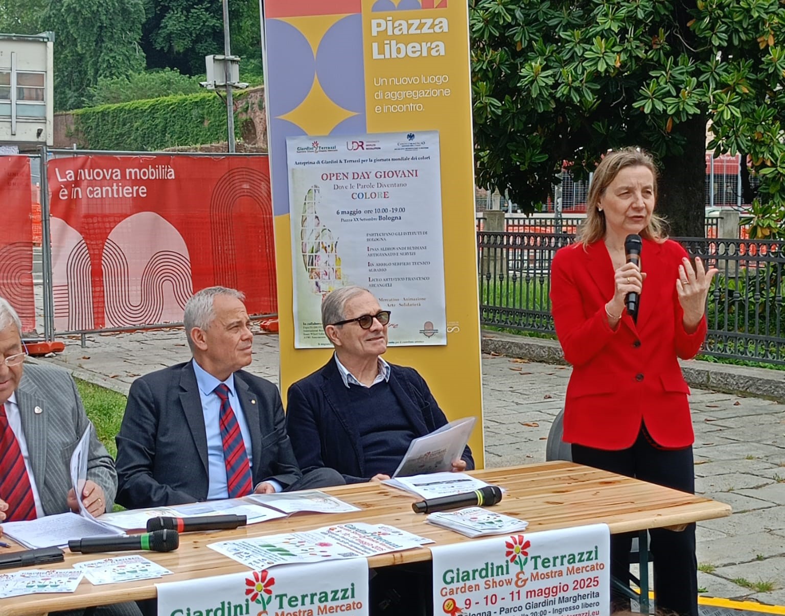 con la P.I. Elena Zucconi Galli Fonseca