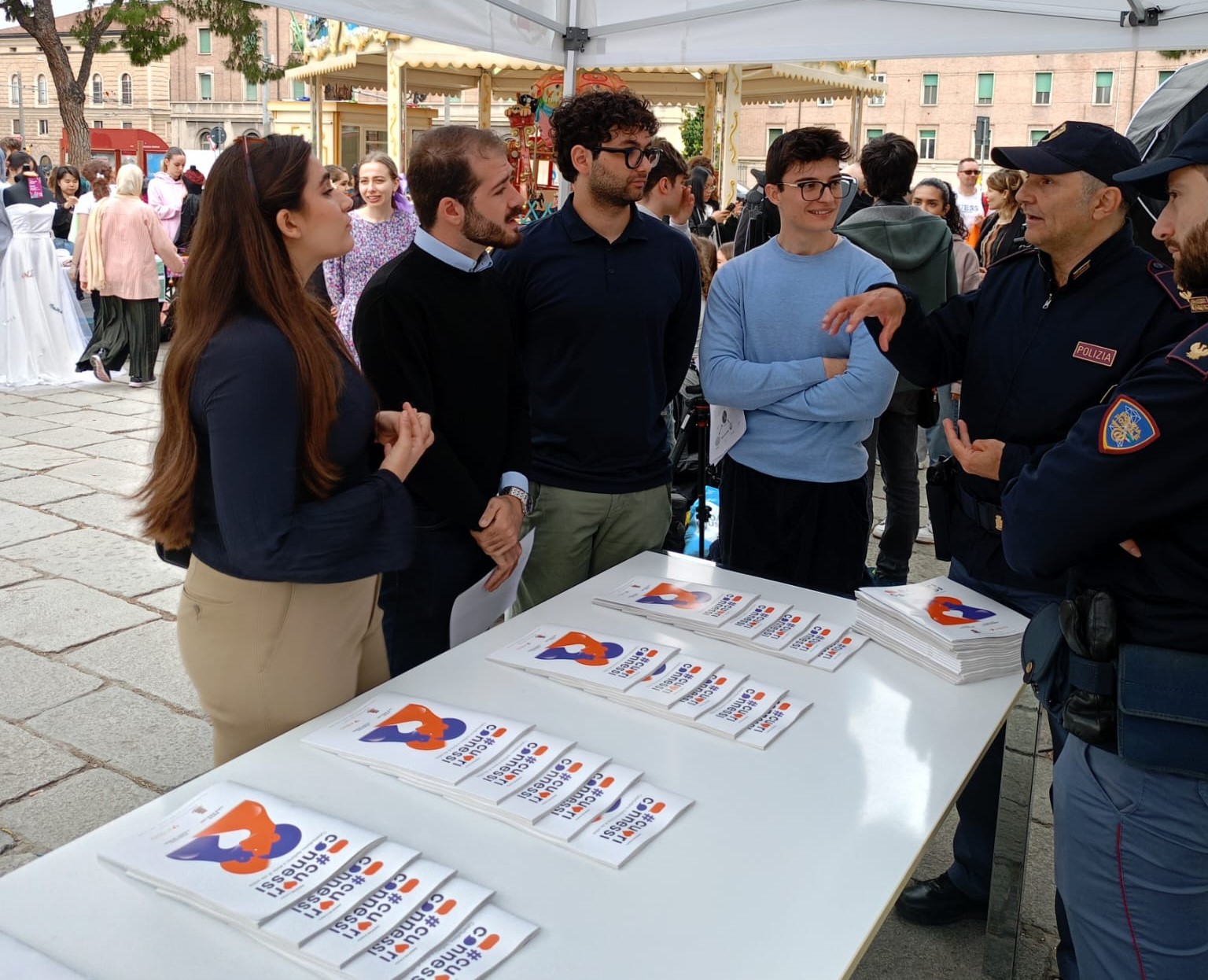 in collaborazione con la Polizia di Stato