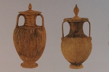Lefkada, pelikai rinvenute in contesto funerario.