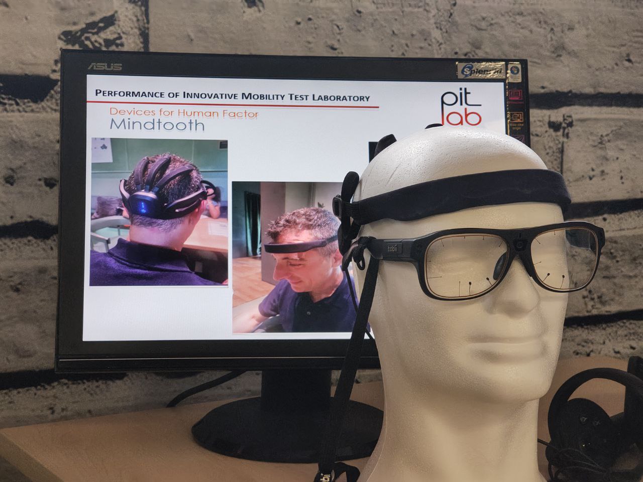 Mindtooth EEG headset