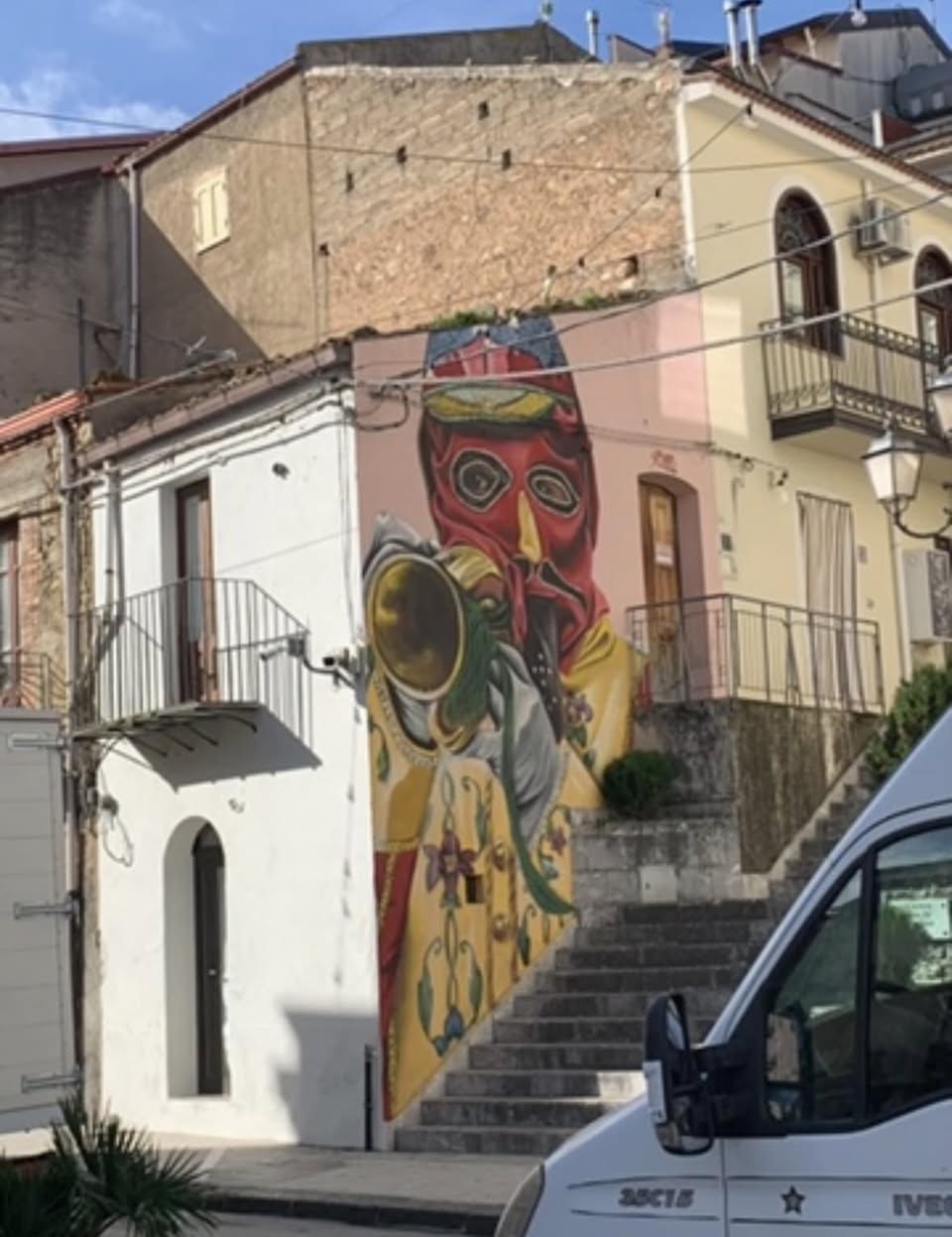 Foto 1: Murales de “Il Giudeo”, simbolo della tradizione pasquale locale.