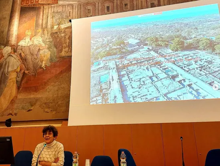 Uno scatto dall'intervento della dott.ssa Maria Serena Rizzo su "La città tardoantica e medievale"