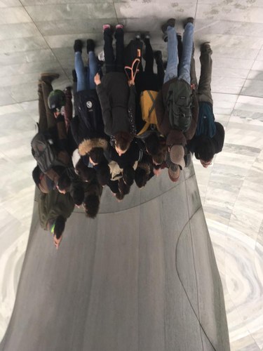 Studenti allo specchio. Visita al MUST di Bologna. Corso LM di Antropologia Applicata 2019. Foto di Roberta Bonetti