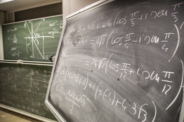 lavagna con matematica