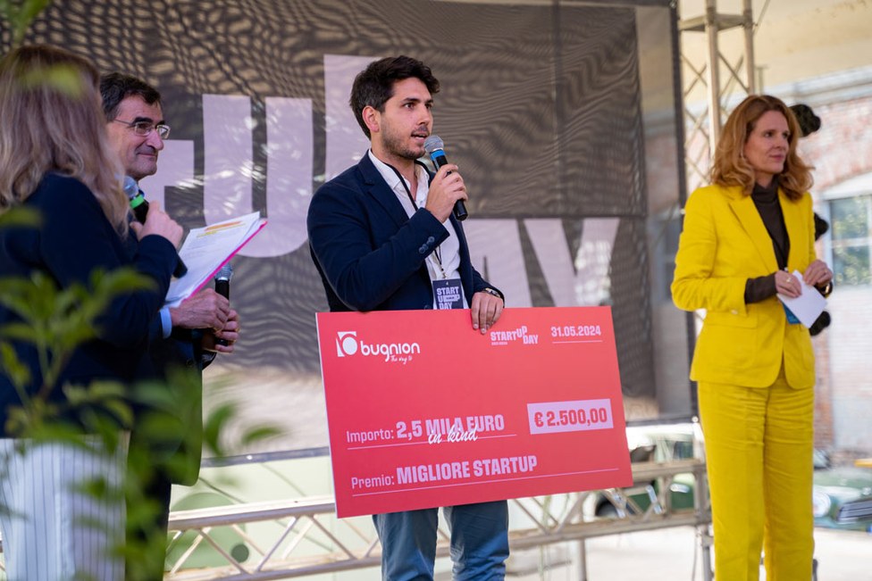 Premio Migliore startup: KER-ECO - (Keratin Extraction for Ecological Crop Optimization)