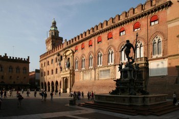 Piazza del Nettuno, Bologna