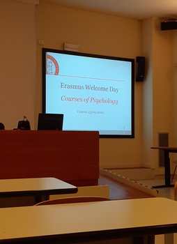 Lecture welcoming international students in Cesena campus