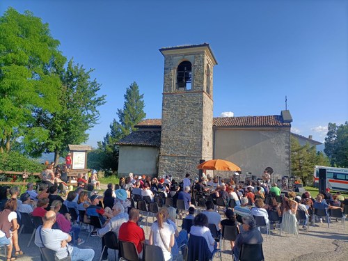 "InCANTO. L'eco di una comunità in festa" con Lassociazione/Agriturismo delle Arti