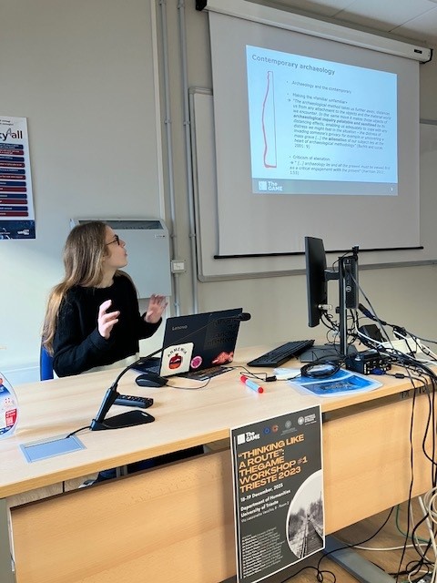 Emma presents on contemporary archeology