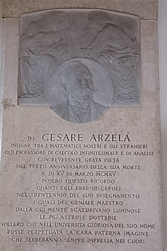 Targa dedicata ad Arzelà