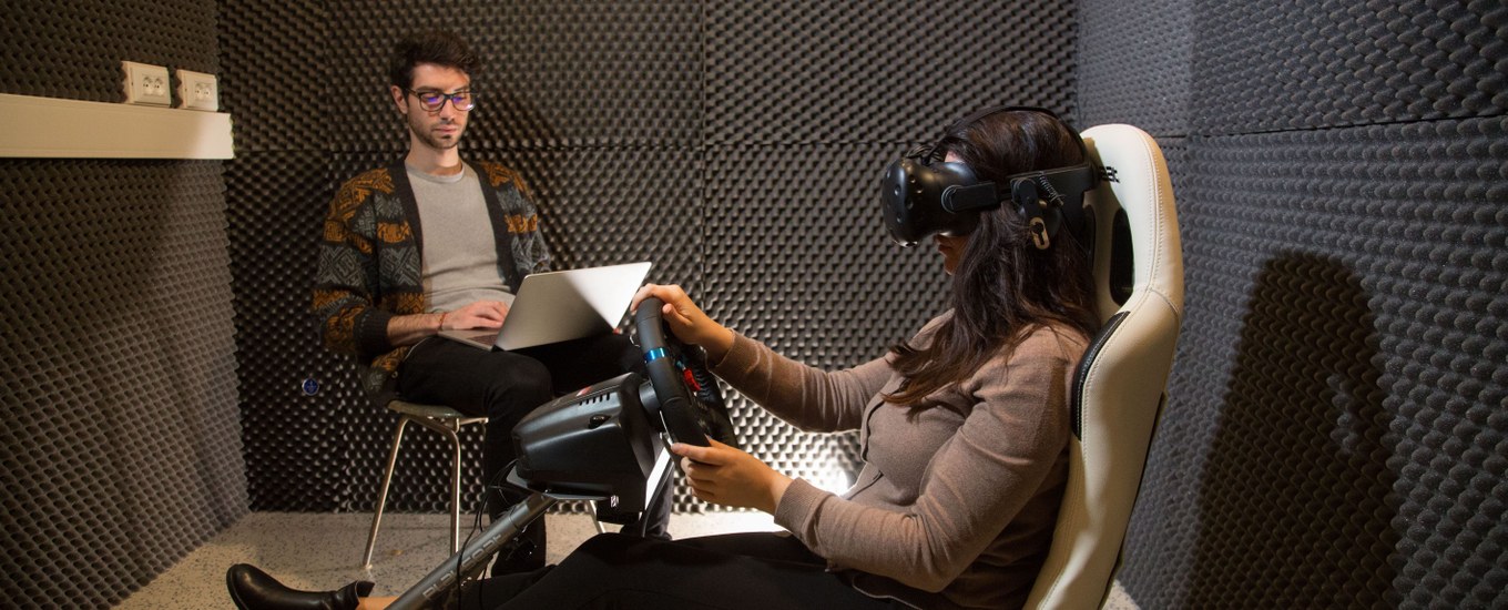 Realtà virtuale nella postazione di guida