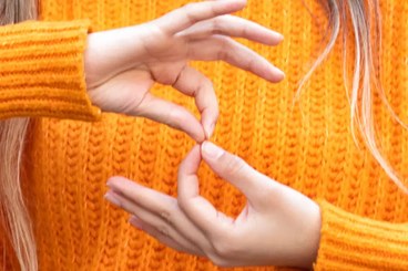 Lingua dei Segni e comunità Sorda. Avvicinamento alla Lingua dei Segni Italiana e alla cultura Sorda. La LIS come esperienza culturale